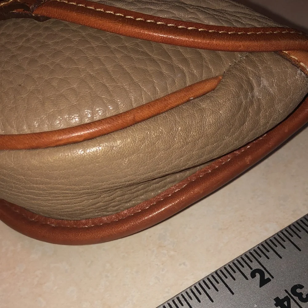 Vintage Dooney & Bourke mini crossbody bag - Picture 3 of 16